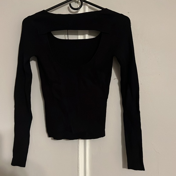 NWT Back detailed ribbed knitted top - Picture 3 of 3